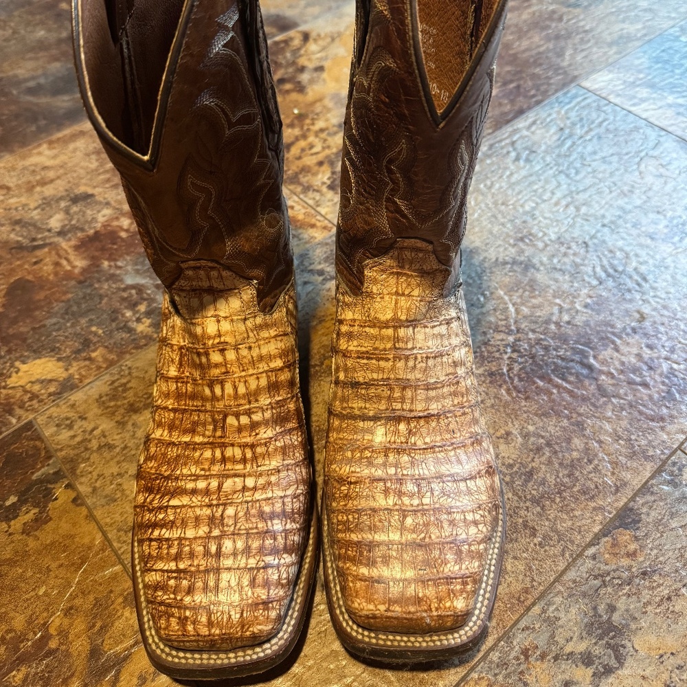 Size 9.5 men’s DAN POST MEN'S KINGSLY CAIMAN WESTERN BOOTS